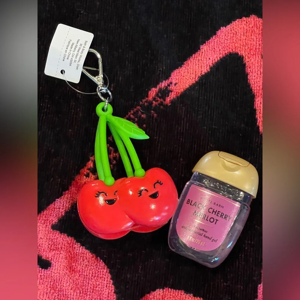 BETSEY JOHNSON NWT Cherry Print Beach Towel AND BATH & BODY WORKS PocketBac SET